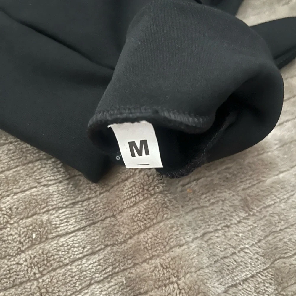 Black women’s northface gloves